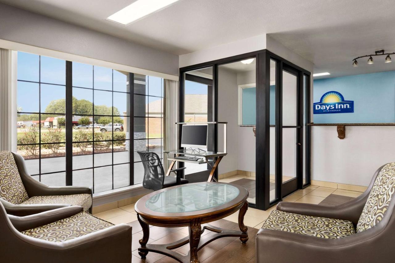 Days Inn By Wyndham Fulton Exteriör bild